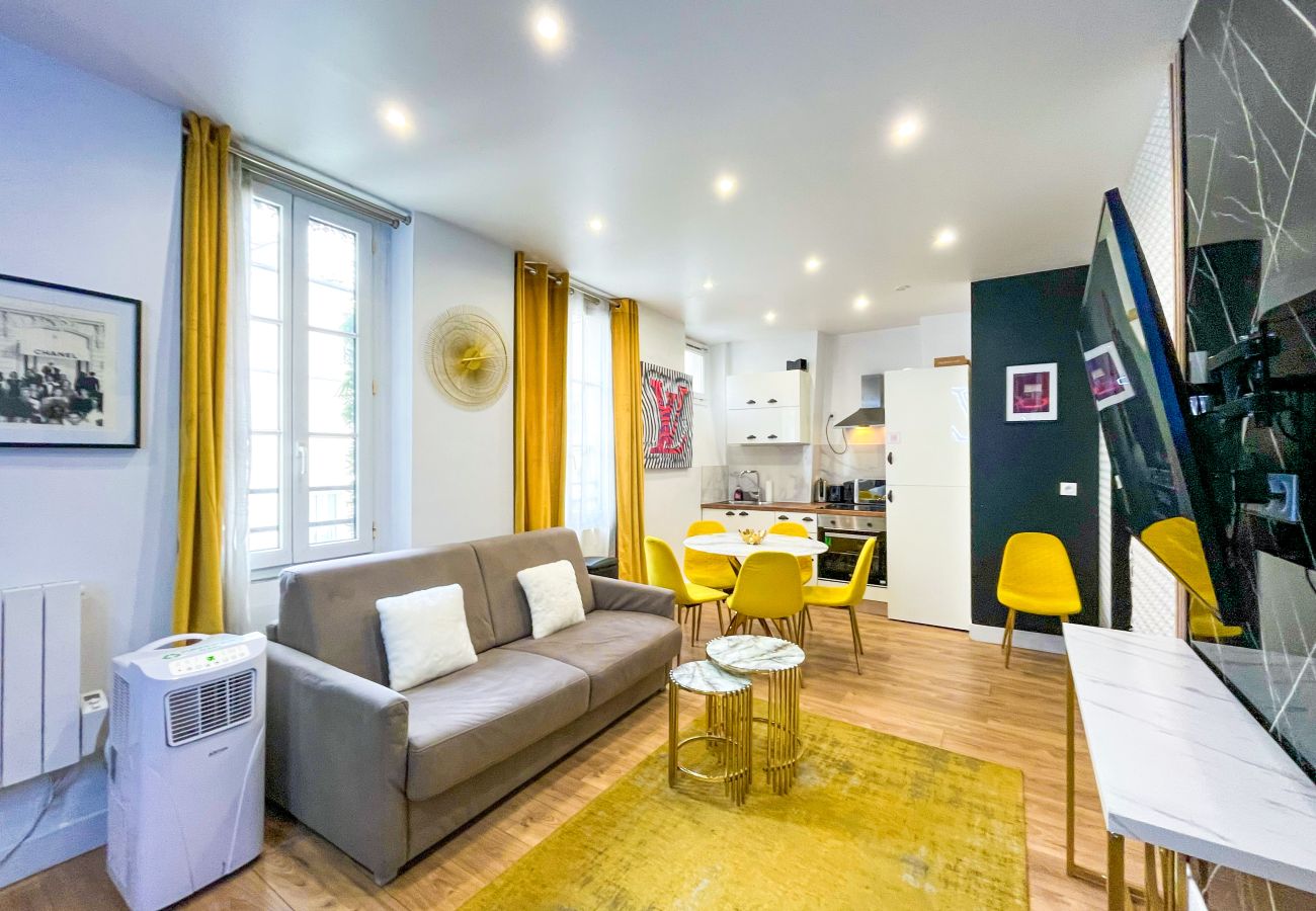 Apartment in Paris -  158 - Urban Louis Vuitton Flat in Montorgueil