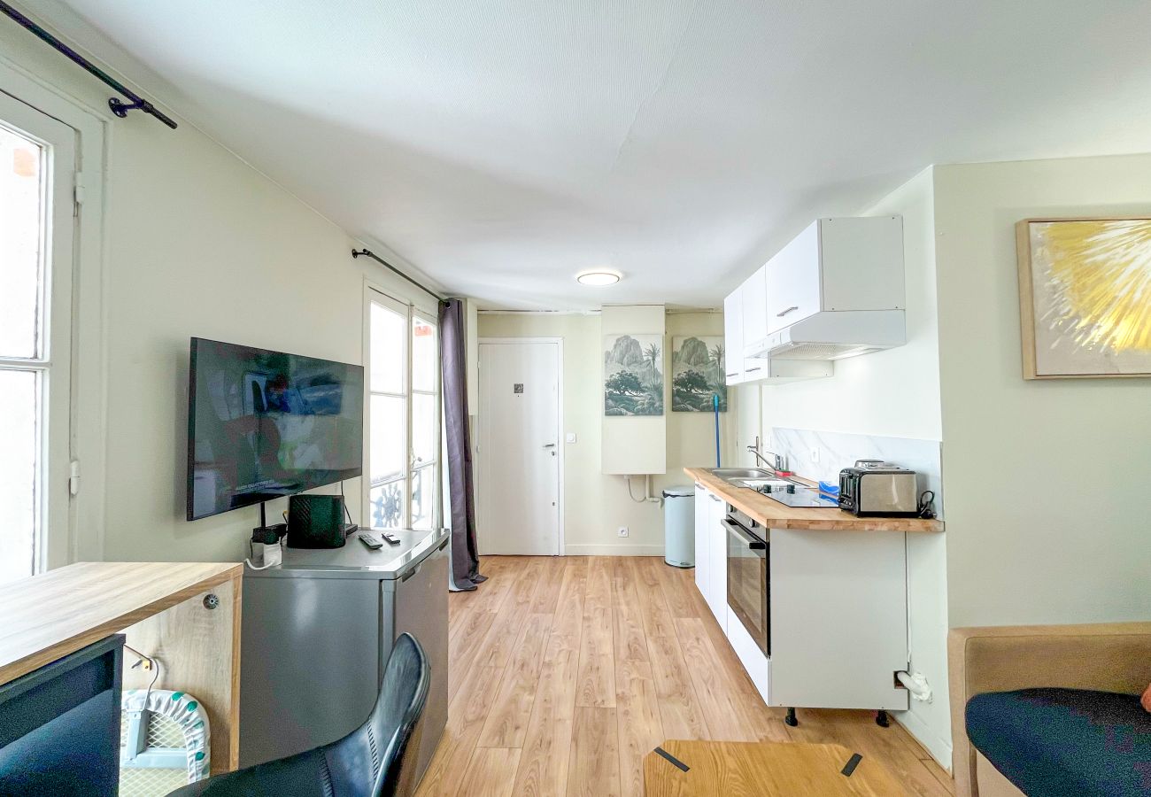 Studio in Paris - 163 - Urban Studio in Paris