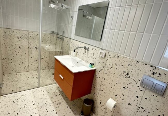 Apartment in Jerusalem -  GoodHouse 402 - 4 BDR beautiful apartment in Jerusalem Apartment in Jerusalem -  GoodHouse 402 - 4 BDR beautiful apartment in Jerusalem