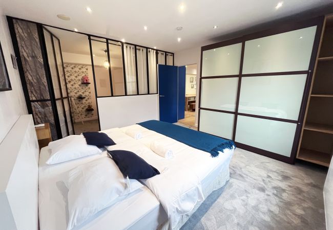 Apartment in Paris - Urban Flat 166 - 4BDR Luxury Apartment in Center of Paris Apartment in Paris - Urban Flat 166 - 4BDR Luxury Apartment in Center of Paris