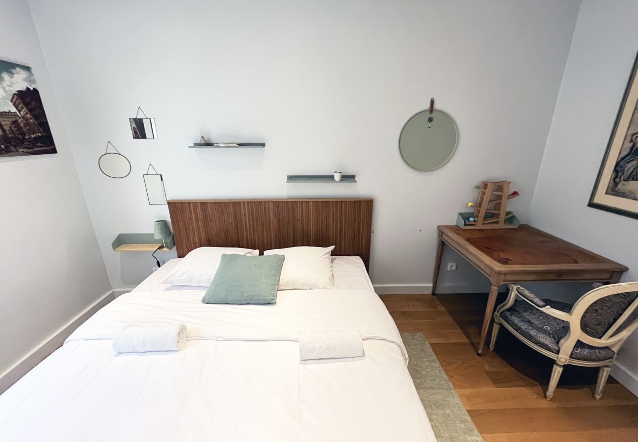 Apartment in Paris - Urban Flat 166 - 4BDR Luxury Apartment in Center of Paris Apartment in Paris - Urban Flat 166 - 4BDR Luxury Apartment in Center of Paris