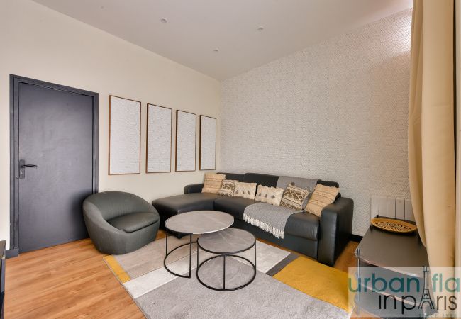 in Paris - Urban Flat 159 - Charming 3BDR Flat in Paris
