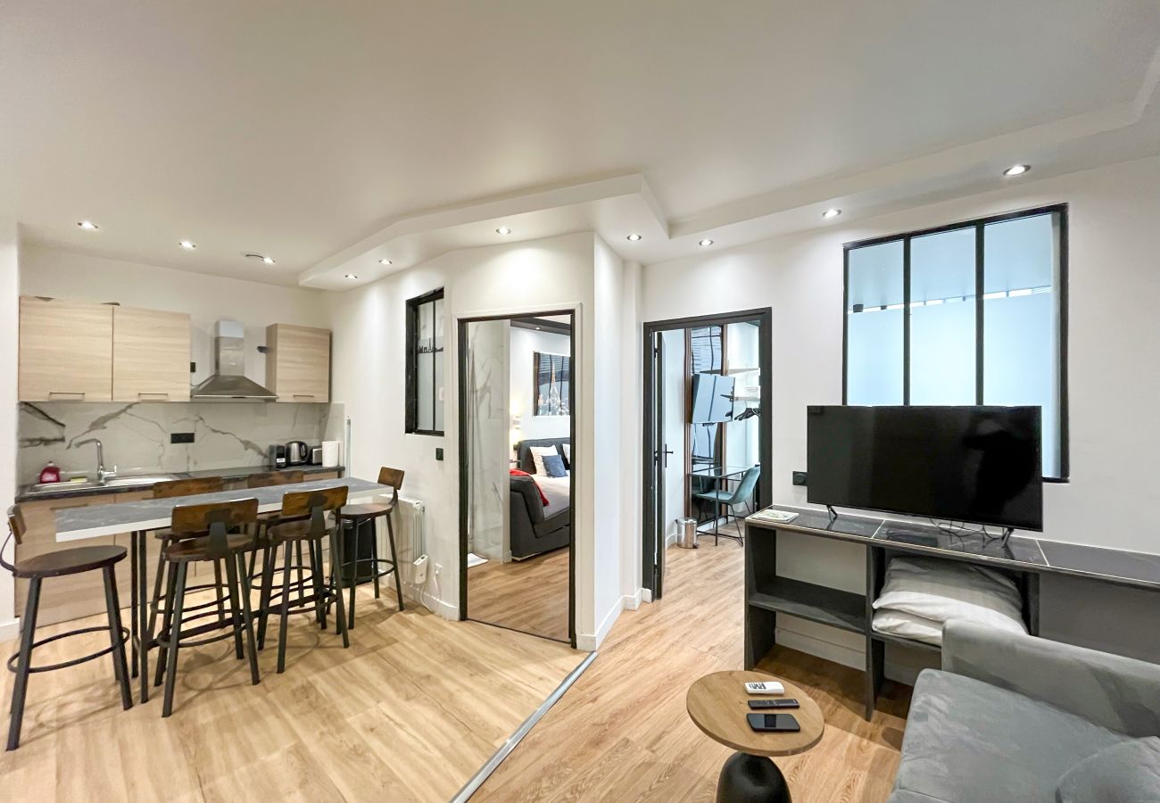 Apartment in Paris - Urban Flat 173 - Atelier Gaite Montparnasse 