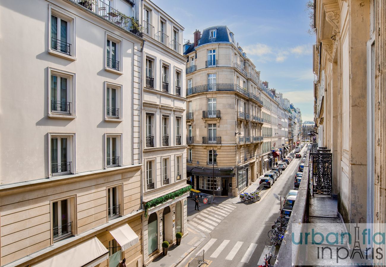 Apartment in Paris - Appartement Saint Honoré Champs Elysées Apartment in Paris - Appartement Saint Honoré Champs Elysées