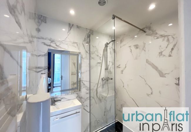 Apartamento en París - Urban Flat 128 - Beautiful 4 BDR Flat Champs-Elysees Apartamento en París - Urban Flat 128 - Beautiful 4 BDR Flat Champs-Elysees
