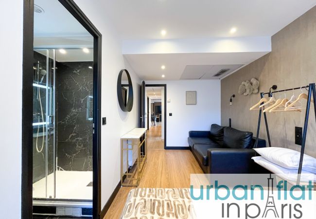 Apartamento en París - Urban Flat 128 - Beautiful 4 BDR Flat Champs-Elysees Apartamento en París - Urban Flat 128 - Beautiful 4 BDR Flat Champs-Elysees