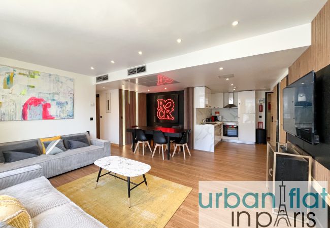 Apartamento en París - Urban Flat 128 - Beautiful 4 BDR Flat Champs-Elysees Apartamento en París - Urban Flat 128 - Beautiful 4 BDR Flat Champs-Elysees