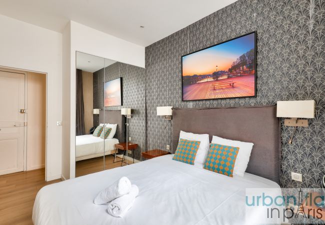 Apartamento en Paris - Urban Flat 62 - Charming 3BDR in Triangle d'Or - only 100m from Champs-Elysees Apartamento en Paris - Urban Flat 62 - Charming 3BDR in Triangle d'Or - only 100m from Champs-Elysees