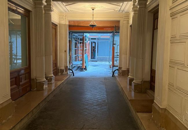 Apartamento en Paris - Urban Flat 62 - Charming 3BDR in Triangle d'Or - only 100m from Champs-Elysees Apartamento en Paris - Urban Flat 62 - Charming 3BDR in Triangle d'Or - only 100m from Champs-Elysees