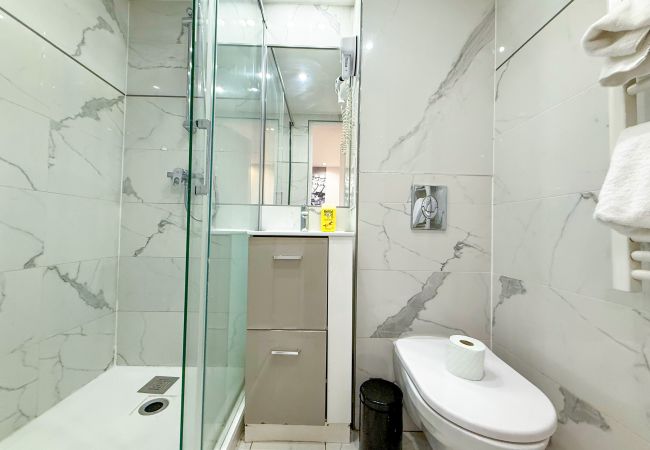 Apartamento en Paris - Urban Flat 41 - Atelier Star Wars Montorgueil  Apartamento en Paris - Urban Flat 41 - Atelier Star Wars Montorgueil