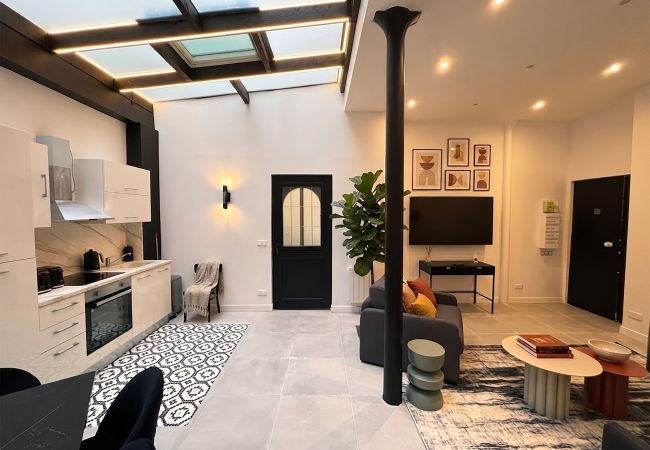 Apartamento en Paris - UrbanFlat 08 - The Panoramic Flat in Paris Center
