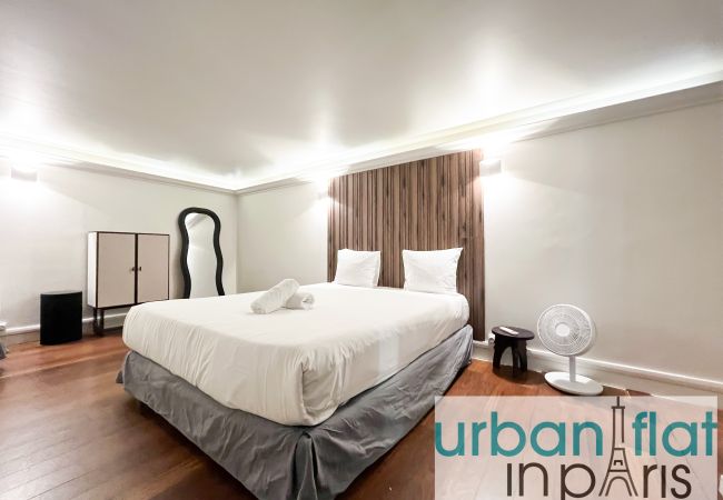 Apartamento en Paris - Urban Flat 09 - Design Triplex Champs-Elysees Apartamento en Paris - Urban Flat 09 - Design Triplex Champs-Elysees