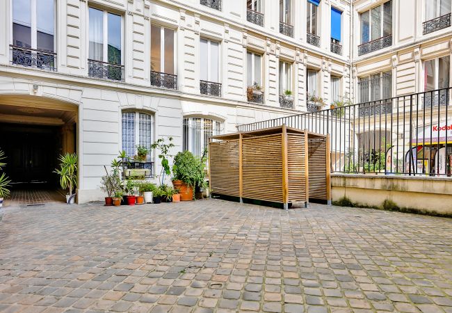 Apartamento en Paris - Urban Flat 09 - Design Triplex Champs-Elysees Apartamento en Paris - Urban Flat 09 - Design Triplex Champs-Elysees