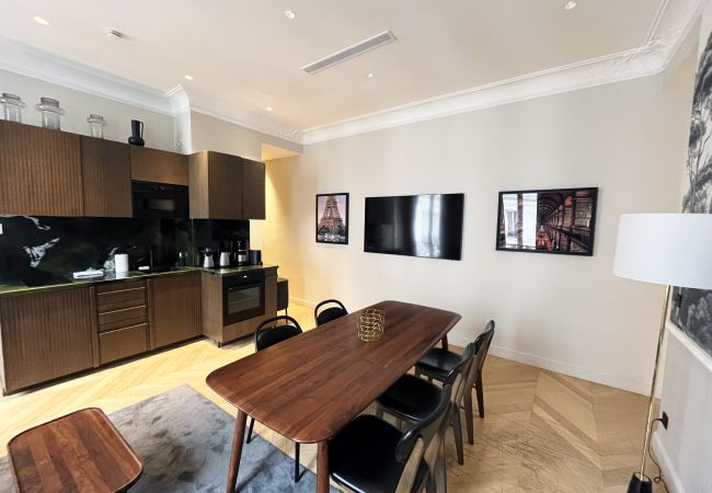 Apartamento en Paris - Urban Flat 141 - Beautiful 3 BDR Flat near Champs-Elysees Apartamento en Paris - Urban Flat 141 - Beautiful 3 BDR Flat near Champs-Elysees