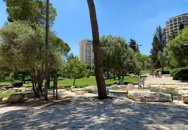 Apartamento en Jerusalem -  GoodHouse 405 - Beautiful 2 BDR with amazing view of Jerusalem Apartamento en Jerusalem -  GoodHouse 405 - Beautiful 2 BDR with amazing view of Jerusalem