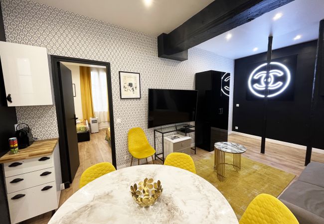 Apartamento en Paris - Urban Flat 157 - Coco Chanel Flat in Montorgueil  Apartamento en Paris - Urban Flat 157 - Coco Chanel Flat in Montorgueil