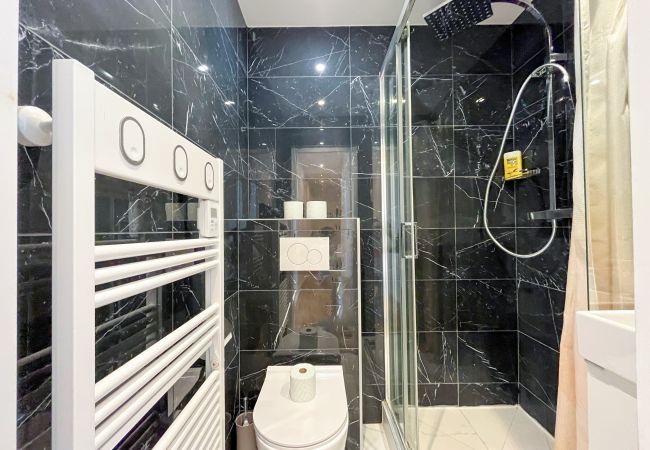 Appartement à Paris - Urban Flat 105 - 4BDR Apartment Haussmann Opera Appartement à Paris - Urban Flat 105 - 4BDR Apartment Haussmann Opera