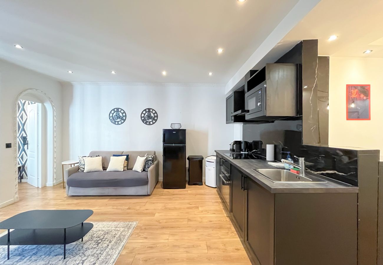 Appartement à Paris - Urban Flat 105 - 4BDR Apartment Haussmann Opera Appartement à Paris - Urban Flat 105 - 4BDR Apartment Haussmann Opera