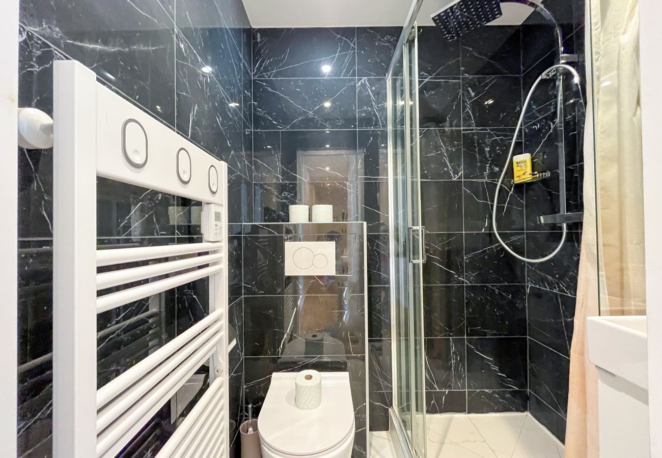 Appartement à Paris - Urban Flat 105 - 4BDR Apartment Haussmann Opera Appartement à Paris - Urban Flat 105 - 4BDR Apartment Haussmann Opera