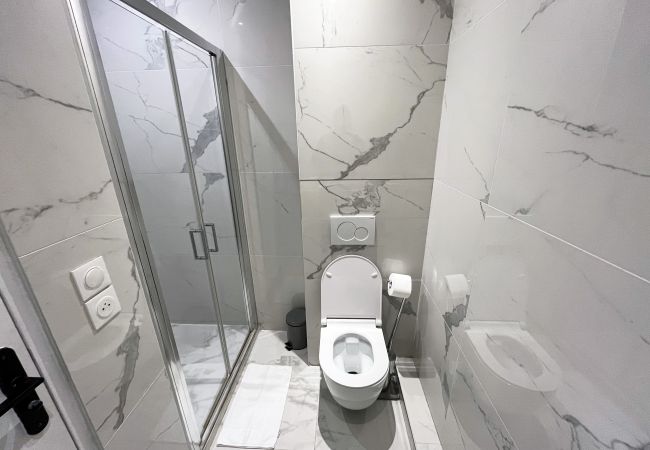 Appartement à Paris - Urban Flat 108 - Pretty 4 BDR Parisian Flat in Paris Appartement à Paris - Urban Flat 108 - Pretty 4 BDR Parisian Flat in Paris