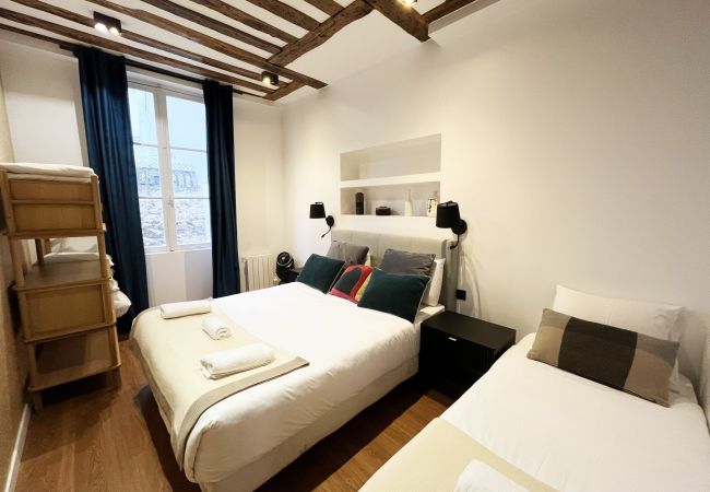 Appartement à Paris - Urban Flat 108 - Pretty 4 BDR Parisian Flat in Paris Appartement à Paris - Urban Flat 108 - Pretty 4 BDR Parisian Flat in Paris