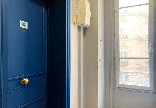 Appartement à Paris - Urban Flat 90 - Karl Lagerfeld Design Apartment in Paris Appartement à Paris - Urban Flat 90 - Karl Lagerfeld Design Apartment in Paris