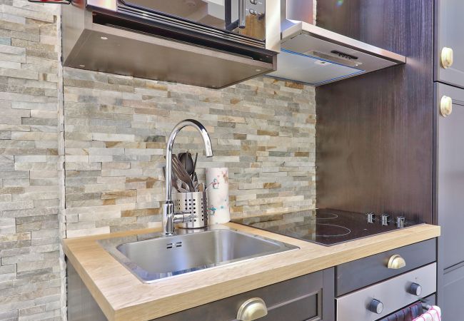 Appartement à Paris - 38 - Atelier Mona Lisa  Appartement à Paris - 38 - Atelier Mona Lisa