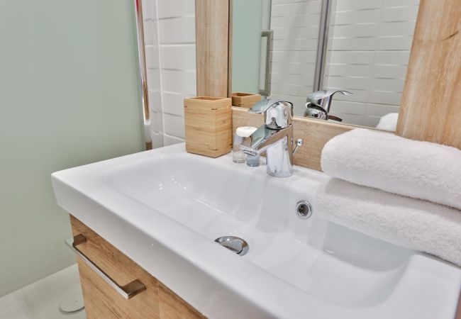 Appartement à Paris - 38 - Atelier Mona Lisa  Appartement à Paris - 38 - Atelier Mona Lisa