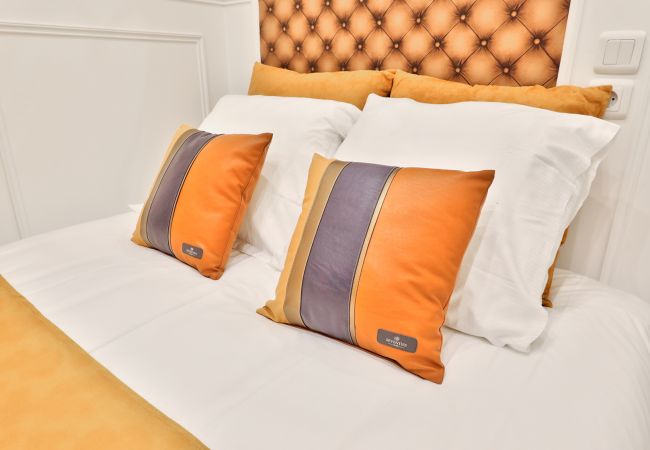 Appartement à Paris - 38 - Atelier Mona Lisa  Appartement à Paris - 38 - Atelier Mona Lisa