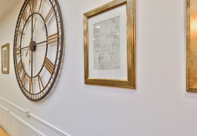 Appartement à Paris - 38 - Atelier Mona Lisa  Appartement à Paris - 38 - Atelier Mona Lisa