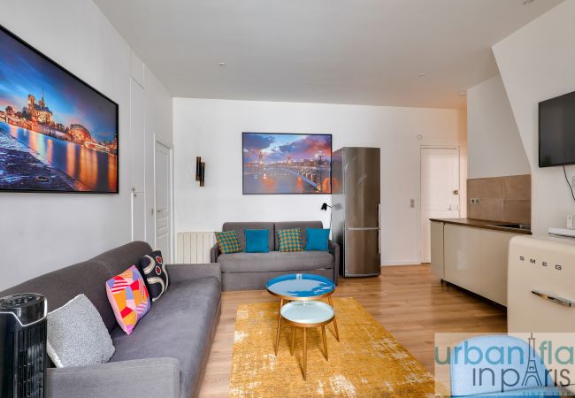 Appartement à Paris - Urban Flat 62 - Charming 3BDR in Triangle d'Or - only 100m from Champs-Elysees Appartement à Paris - Urban Flat 62 - Charming 3BDR in Triangle d'Or - only 100m from Champs-Elysees