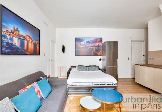 Appartement à Paris - Urban Flat 62 - Charming 3BDR in Triangle d'Or - only 100m from Champs-Elysees Appartement à Paris - Urban Flat 62 - Charming 3BDR in Triangle d'Or - only 100m from Champs-Elysees