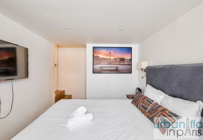 Appartement à Paris - Urban Flat 62 - Charming 3BDR in Triangle d'Or - only 100m from Champs-Elysees Appartement à Paris - Urban Flat 62 - Charming 3BDR in Triangle d'Or - only 100m from Champs-Elysees