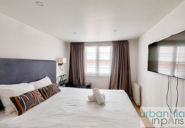 Appartement à Paris - Urban Flat 62 - Charming 3BDR in Triangle d'Or - only 100m from Champs-Elysees Appartement à Paris - Urban Flat 62 - Charming 3BDR in Triangle d'Or - only 100m from Champs-Elysees