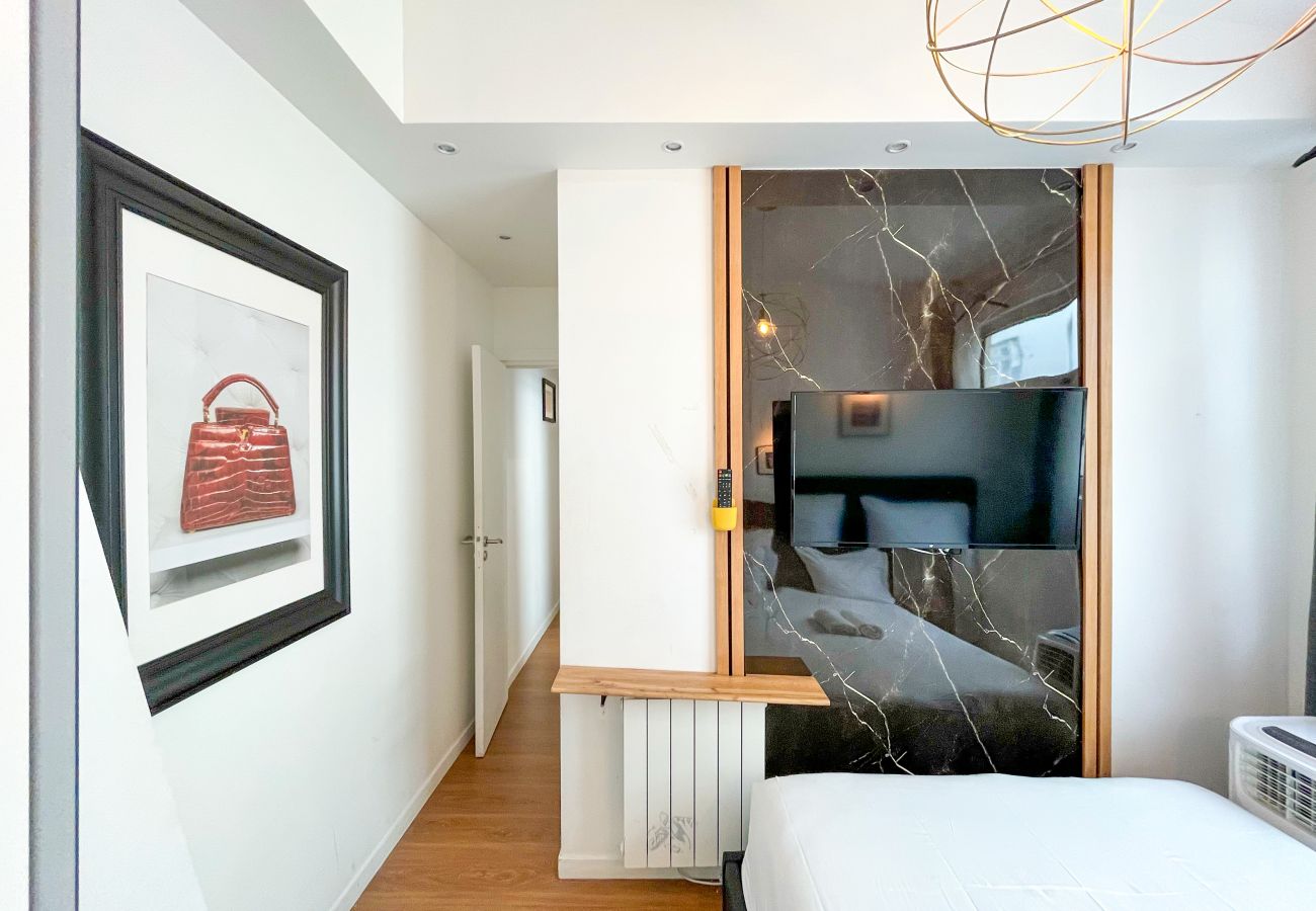 Appartement à Paris - 115 B - Urban Vuitton Saint Denis Appartement à Paris - 115 B - Urban Vuitton Saint Denis