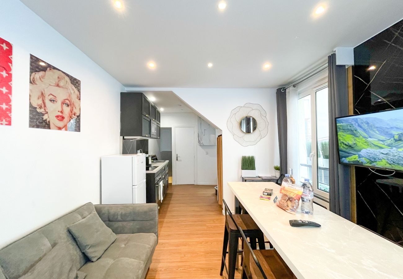 Appartement à Paris - 115 B - Urban Vuitton Saint Denis Appartement à Paris - 115 B - Urban Vuitton Saint Denis