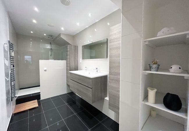 Appartement à Paris - Urban Flat 166 - 4BDR Luxury Apartment in Center of Paris Appartement à Paris - Urban Flat 166 - 4BDR Luxury Apartment in Center of Paris