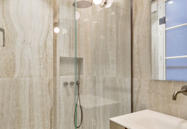 Appartement à Paris - Urban Flat 191 - Luxury 4 Bedroom Apartment - Madeleine Appartement à Paris - Urban Flat 191 - Luxury 4 Bedroom Apartment - Madeleine