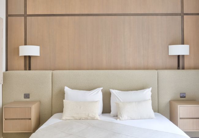 Appartement à Paris - Urban Flat 191 - Luxury 4 Bedroom Apartment - Madeleine Appartement à Paris - Urban Flat 191 - Luxury 4 Bedroom Apartment - Madeleine