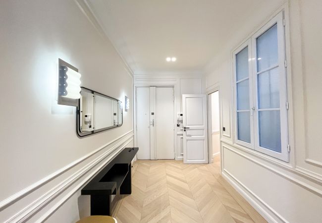 Appartement à Paris - Urban Flat 191 - Luxury 4 Bedroom Apartment - Madeleine Appartement à Paris - Urban Flat 191 - Luxury 4 Bedroom Apartment - Madeleine