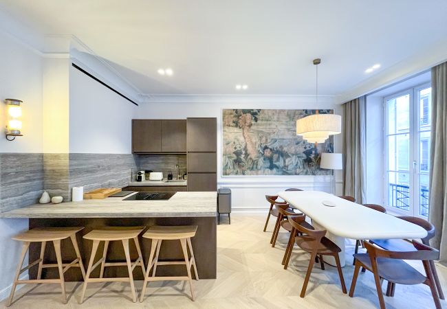 Appartement à Paris - Urban Flat 191 - Luxury 4 Bedroom Apartment - Madeleine Appartement à Paris - Urban Flat 191 - Luxury 4 Bedroom Apartment - Madeleine