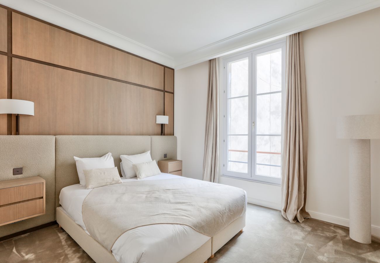 Appartement à Paris - Urban Flat 191 - Luxury 4 Bedroom Apartment - Madeleine Appartement à Paris - Urban Flat 191 - Luxury 4 Bedroom Apartment - Madeleine