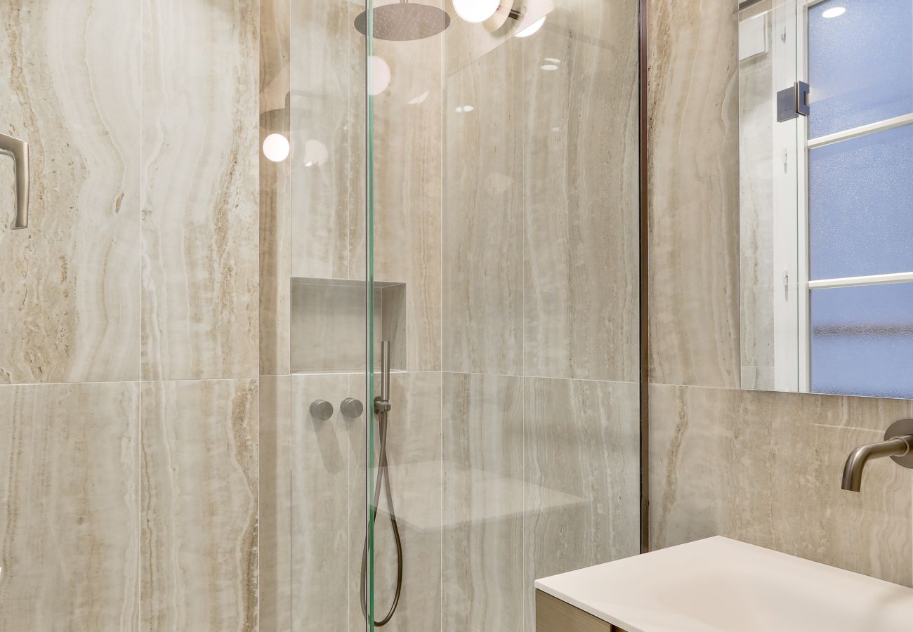 Appartement à Paris - Urban Flat 191 - Luxury 4 Bedroom Apartment - Madeleine Appartement à Paris - Urban Flat 191 - Luxury 4 Bedroom Apartment - Madeleine