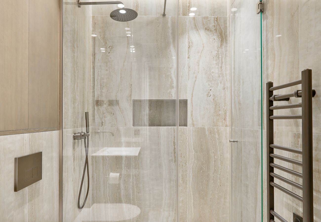 Appartement à Paris - Urban Flat 191 - Luxury 4 Bedroom Apartment - Madeleine Appartement à Paris - Urban Flat 191 - Luxury 4 Bedroom Apartment - Madeleine