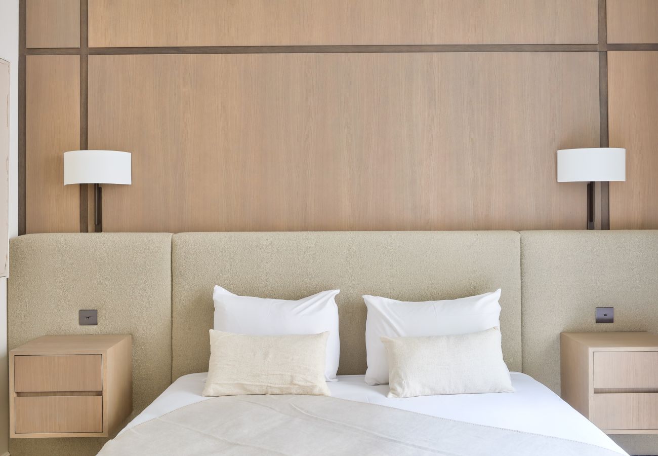 Appartement à Paris - Urban Flat 191 - Luxury 4 Bedroom Apartment - Madeleine Appartement à Paris - Urban Flat 191 - Luxury 4 Bedroom Apartment - Madeleine