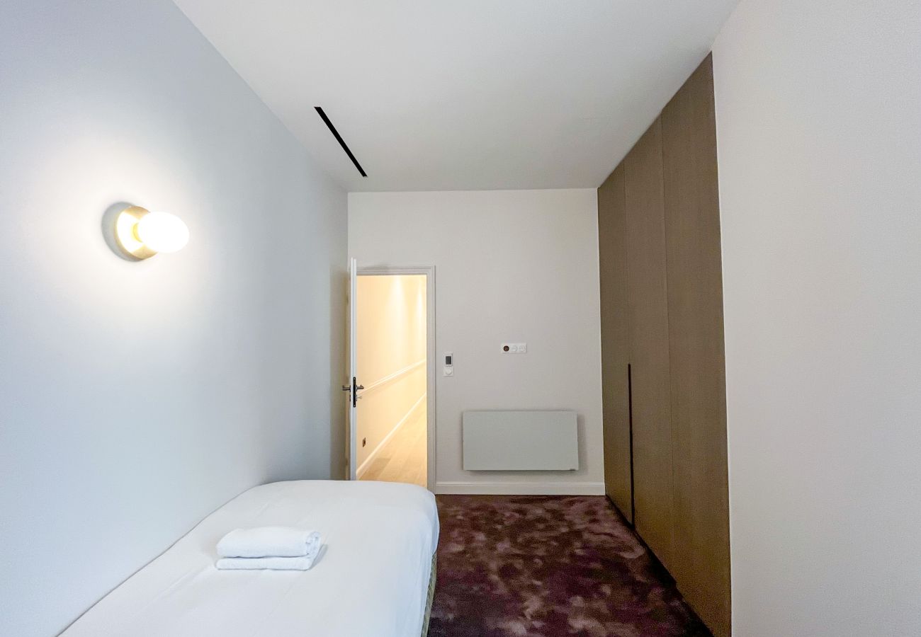 Appartement à Paris - Urban Flat 191 - Luxury 4 Bedroom Apartment - Madeleine Appartement à Paris - Urban Flat 191 - Luxury 4 Bedroom Apartment - Madeleine
