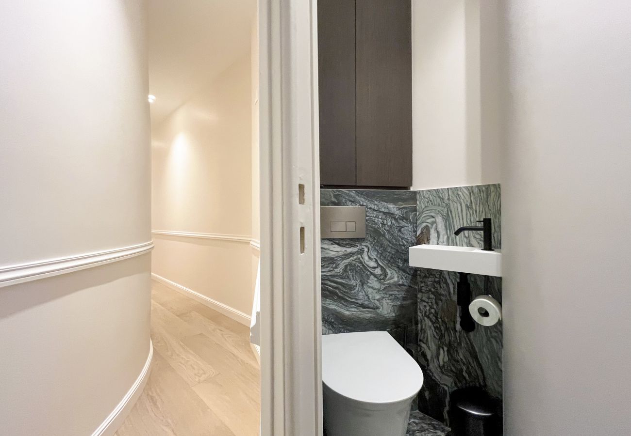 Appartement à Paris - Urban Flat 191 - Luxury 4 Bedroom Apartment - Madeleine Appartement à Paris - Urban Flat 191 - Luxury 4 Bedroom Apartment - Madeleine