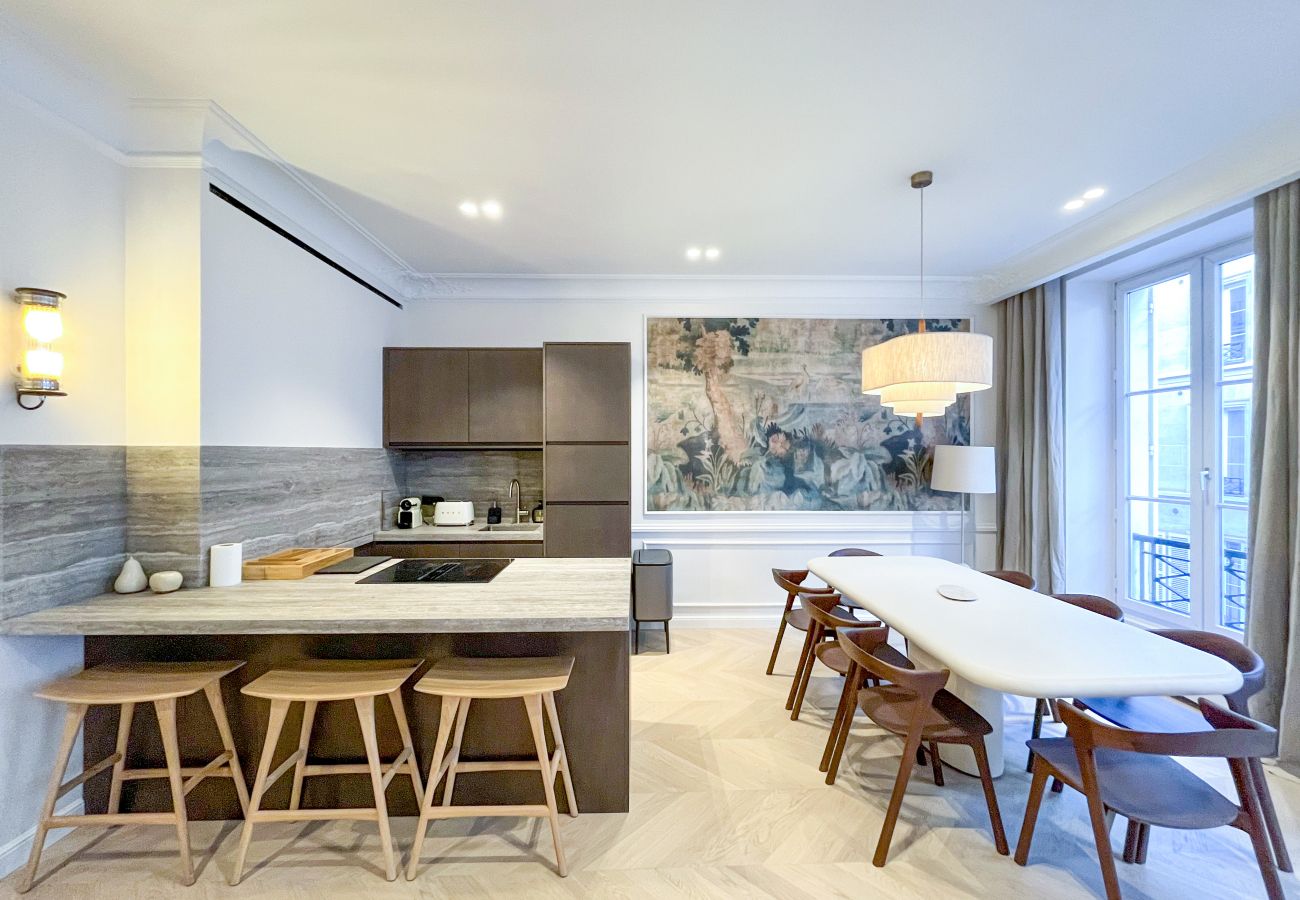 Appartement à Paris - Urban Flat 191 - Luxury 4 Bedroom Apartment - Madeleine Appartement à Paris - Urban Flat 191 - Luxury 4 Bedroom Apartment - Madeleine