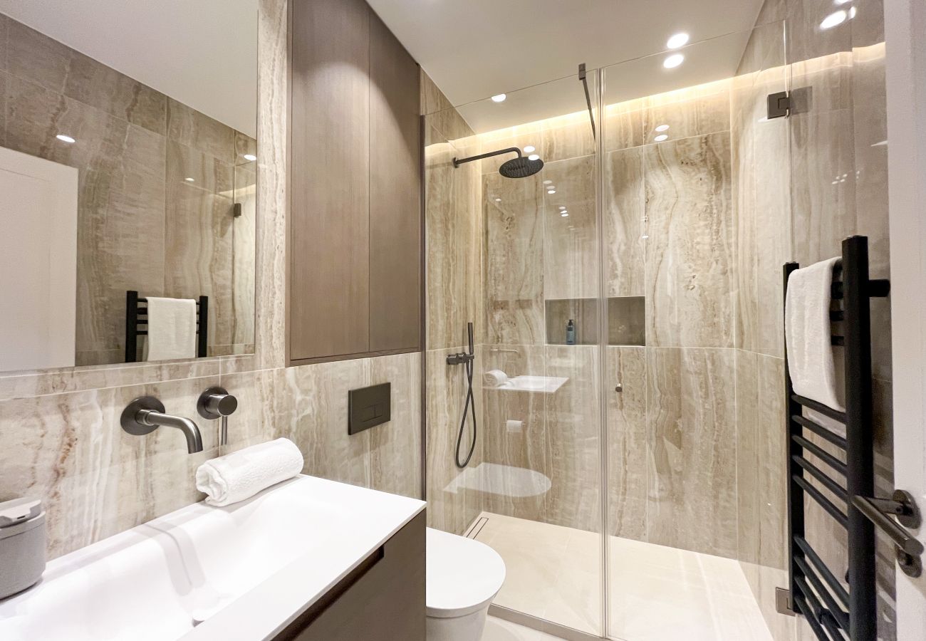 Appartement à Paris - Urban Flat 191 - Luxury 4 Bedroom Apartment - Madeleine Appartement à Paris - Urban Flat 191 - Luxury 4 Bedroom Apartment - Madeleine