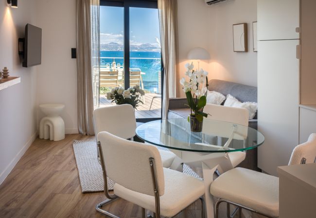 Appartement à Roquebrune-sur-Argens - UrbanFlat 217 - Les Issambres 06 - Sea View